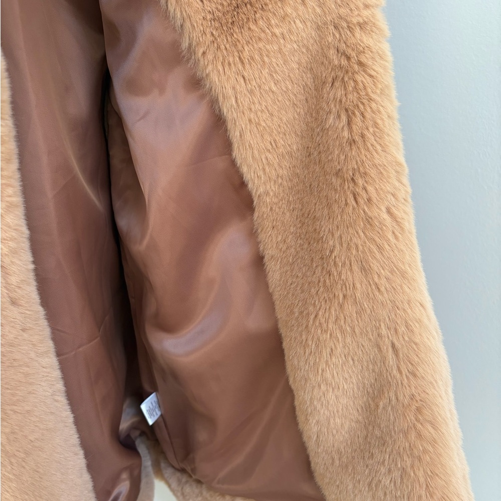 DH NEW YORK Faux Fur Teddy Coat - Picture 2 of 7